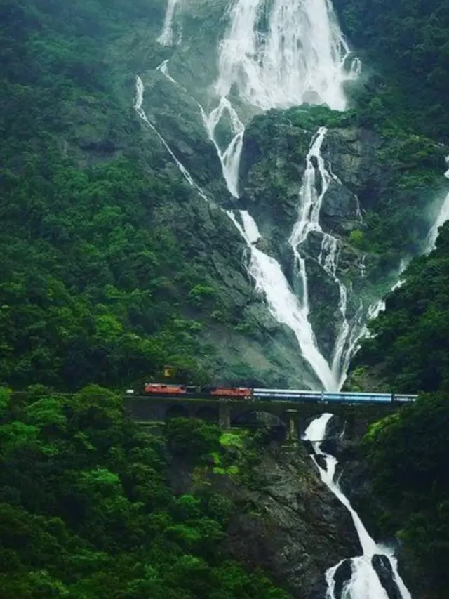 भारत में मानसून के दौरान खूबसूरत दिखने वाले शीर्ष 7 झरने